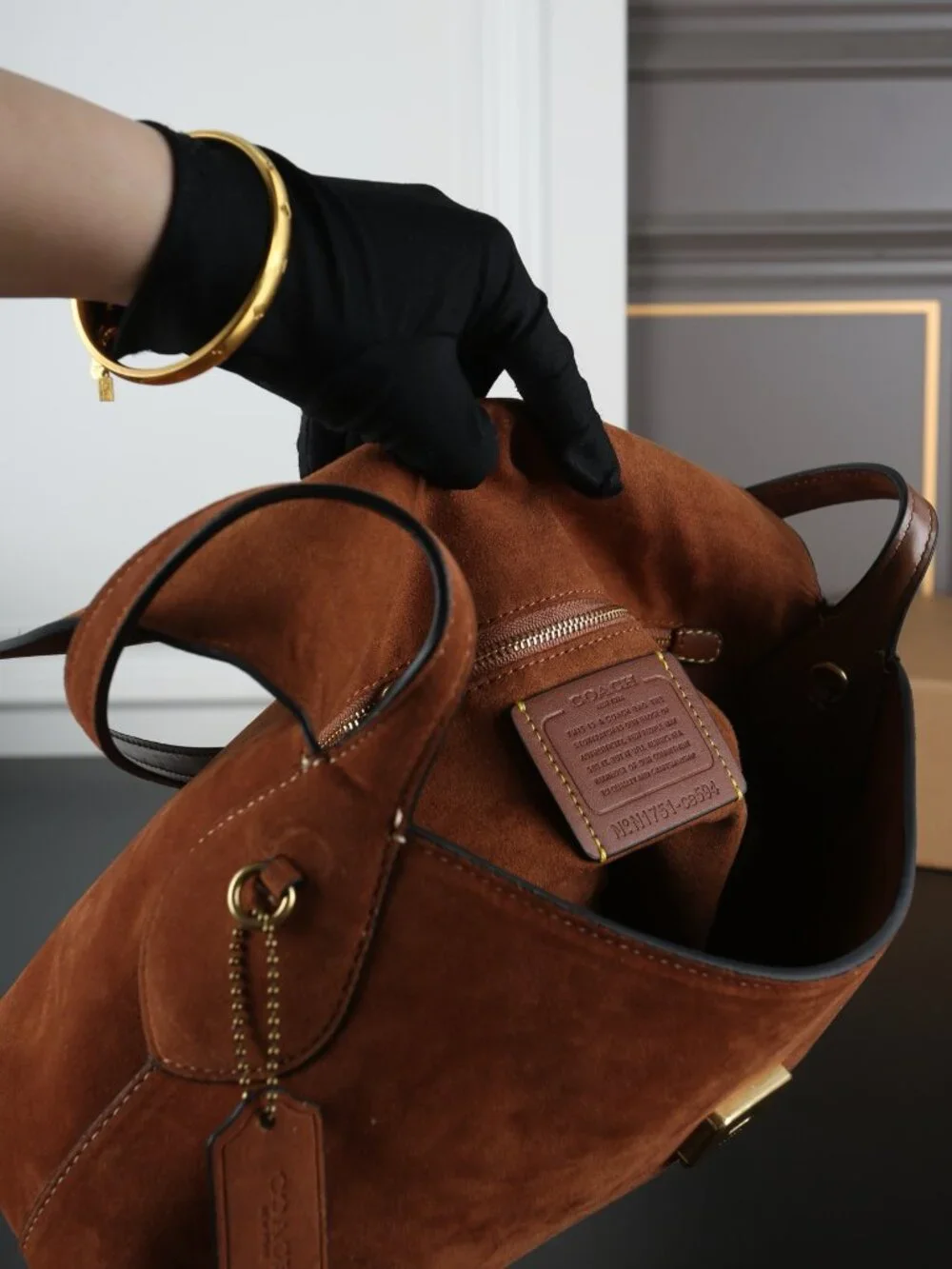 Coach Chelsea Shoulder Bag 30